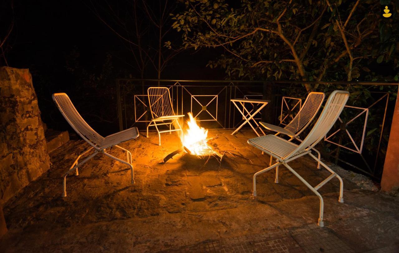 Livingstone 2Bhk Cozy Homestay In Kasauli Hills Exterior photo